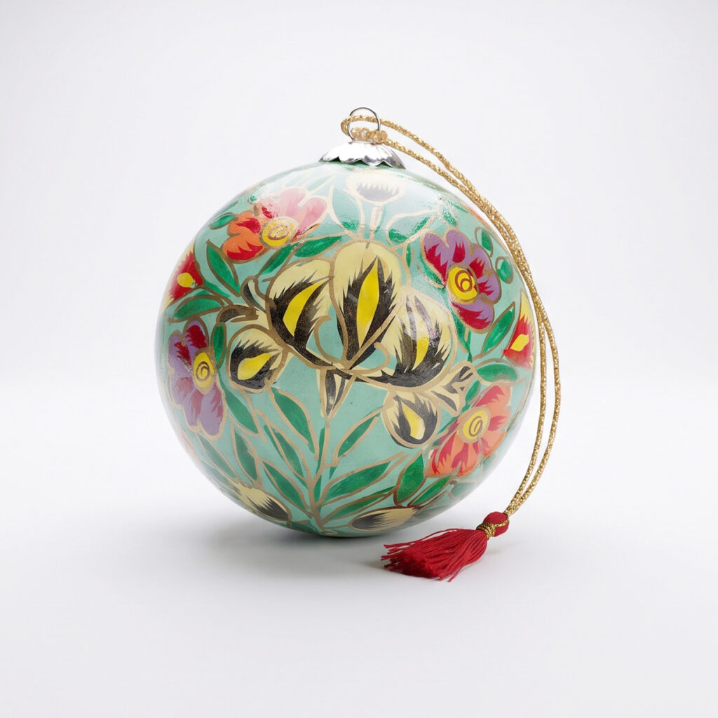 Kerstbal_bloemen_klein-1024x1024 Kerstballen ‘Love our Planet’ met verpakking (2 items)